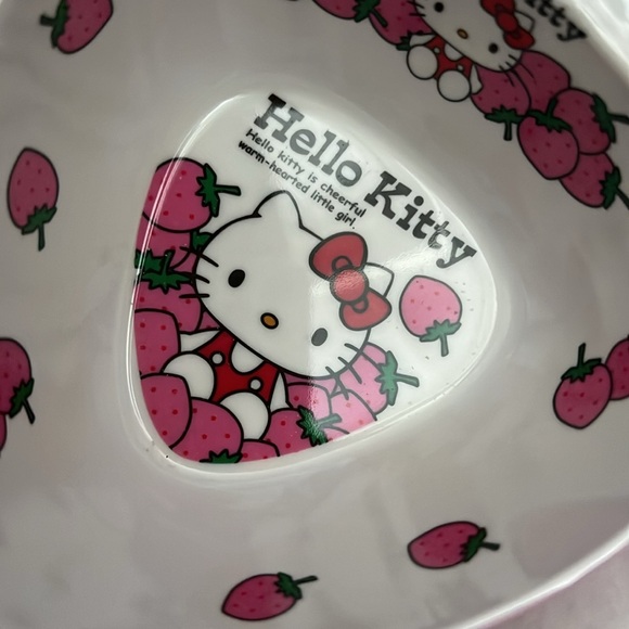 Hello Kitty Strawberry Shape Bowls Set - Picture 2 of 2